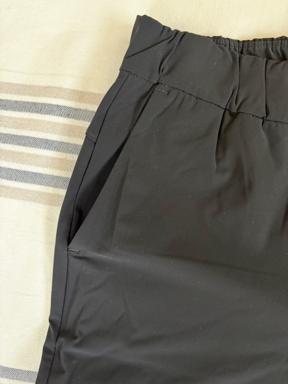 Vuori Women's Miles Ankle Pant - Picture 7 of 7